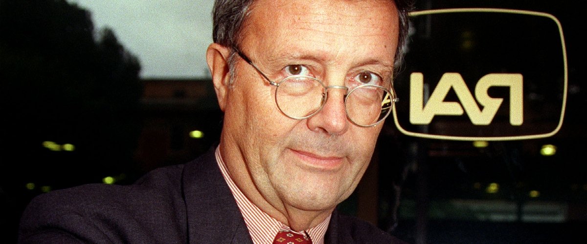 È morto Giancarlo Santalmassi, volto storico del Tg2. Condusse l’edizione straordinaria del rapimento di Moro È morto Giancarlo Santalmassi, volto storico del Tg2. Condusse l’edizione straordinaria del rapimento di Moro