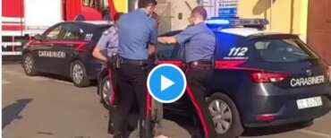 Vercelli, migrante brucia l’appartamento e grida “Allah akbar”: i carabinieri lo fermano, si valuta il Tso (video)