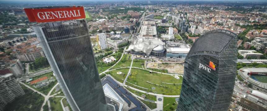 Allarme a Milano: rischia di crollare l’insegna di Generali sul grattacielo Hadid Allarme a Milano: rischia di crollare l’insegna di Generali sul grattacielo Hadid