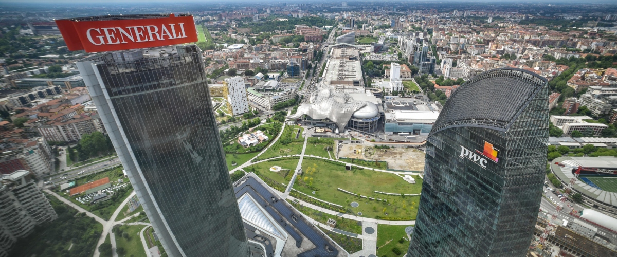 Allarme a Milano: rischia di crollare l’insegna di Generali sul grattacielo Hadid Allarme a Milano: rischia di crollare l’insegna di Generali sul grattacielo Hadid