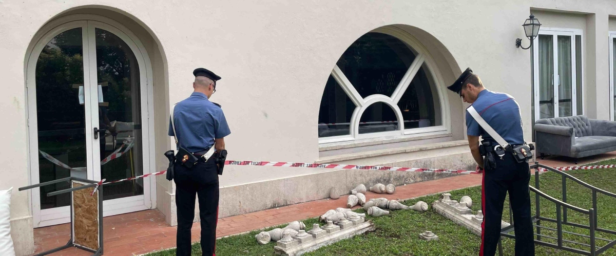 Crolla la terrazza in una villa sulla Cassia: 6 feriti. Nella stessa sede, pochi giorni prima, una festa di politici e giornalisti Crolla la terrazza in una villa sulla Cassia: 6 feriti. Nella stessa sede, pochi giorni prima, una festa di politici e giornalisti