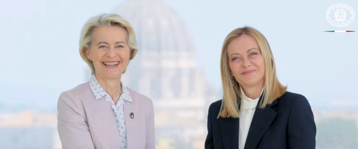 Africa, von der Leyen sposa il Piano Mattei targato Meloni: “Basta decisioni dall’alto, piani concreti condivisi” Africa, von der Leyen sposa il Piano Mattei targato Meloni: “Basta decisioni dall’alto, piani concreti condivisi”