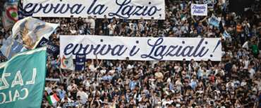 Bambina di 11 anni cacciata dal ristorante a Pescara per i vestiti della Lazio. I biancocelesti la invitano a Formello