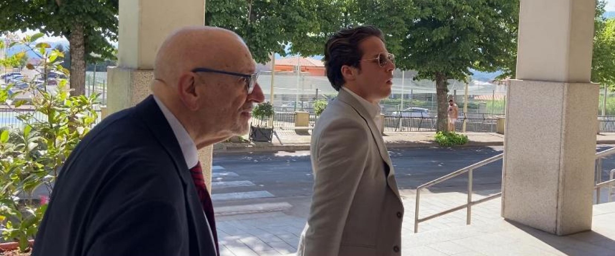 Caso Grillo jr: chiesti 9 anni di carcere per Ciro e i 3 amici accusati di stupro. Il pm: “Tutti, vittima compresa, coinvolti in una vicenda più grande di loro” Caso Grillo jr: chiesti 9 anni di carcere per Ciro e i 3 amici accusati di stupro. Il pm: “Tutti, vittima compresa, coinvolti in una vicenda più grande di loro”