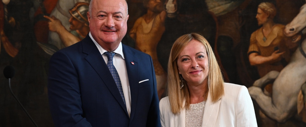 Dazi, trattativa avanti tutta. Meloni: chiudere il 1° agosto e rafforzare l’Occidente unito. Altri scenari? Insensati Dazi, trattativa avanti tutta. Meloni: chiudere il 1° agosto e rafforzare l’Occidente unito. Altri scenari? Insensati
