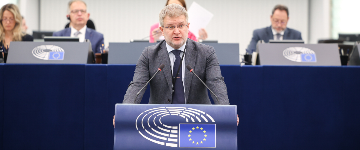 Il promemoria di Fidanza alla sinistra: «Von der Leyen l’avete voluta voi. Incolpare Meloni sui dazi è ridicolo» Il promemoria di Fidanza alla sinistra: «Von der Leyen l’avete voluta voi. Incolpare Meloni sui dazi è ridicolo»