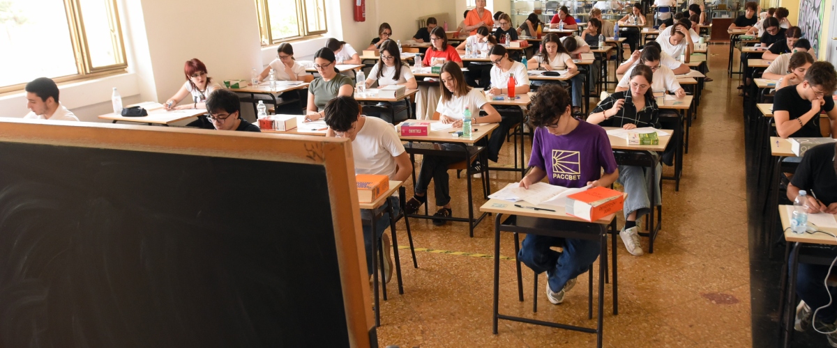 Maturità, strafalcioni da Oscar, letteralmente: Marie Curie star di Hollywood, Moro rapito dai boss e Hitler da Nobel. Ci sarebbe da ridere ma…