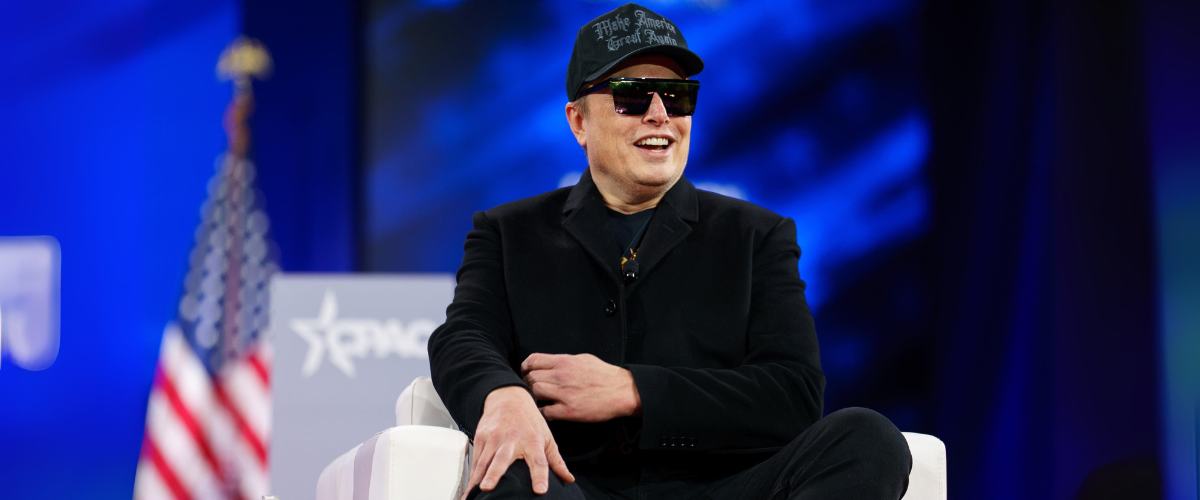 Musk piazza Grok al Pentagono: l’Ai patriottica che fa discutere per le sue gaffe, ma che incassa 200 milioni Musk piazza Grok al Pentagono: l’Ai patriottica che fa discutere per le sue gaffe, ma che incassa 200 milioni
