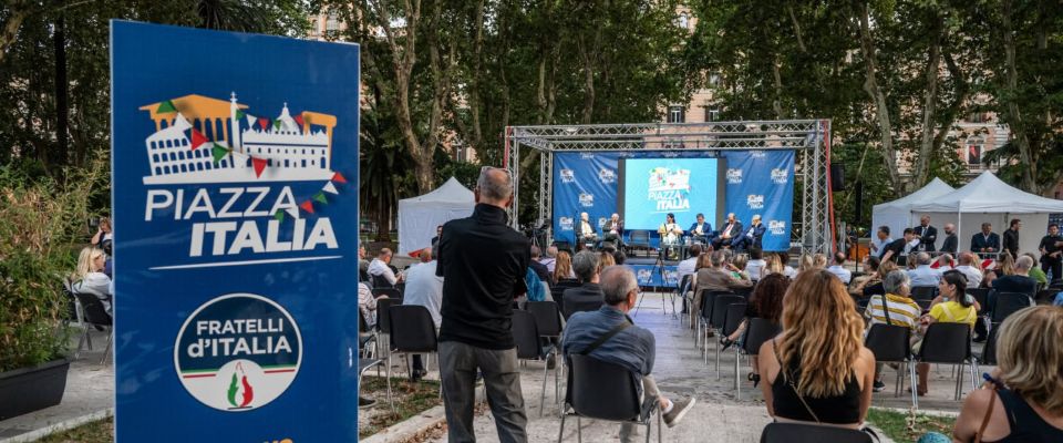 “Piazza Italia 2025”, tre giorni, cinque ministri, una promessa per Roma: «Sei grande, tornerai» “Piazza Italia 2025”, tre giorni, cinque ministri, una promessa per Roma: «Sei grande, tornerai»