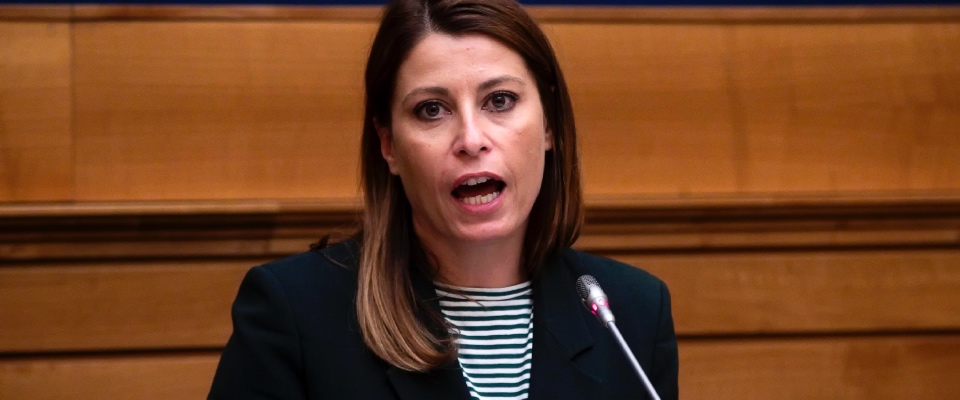 elisabetta piccolotti l8217iter per la decadenza va avanti la giunta delle elezioni accelera e il seggio di lady fratoianni traballa