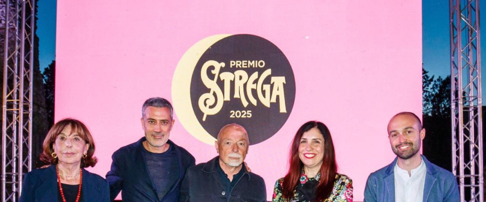 al premio strega sbagliano persino il conteggio dei voti il vincitore eletto con meno voti di quelli ufficiali