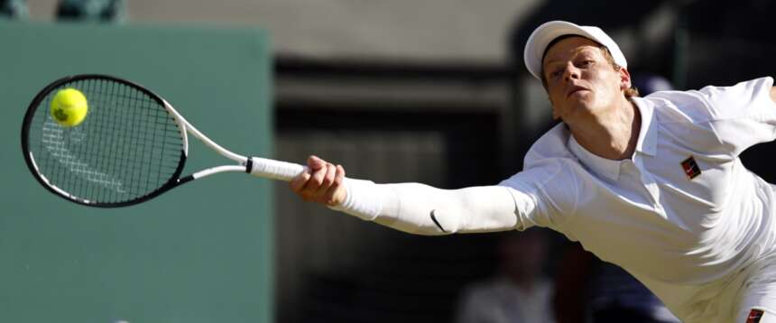 Sinner batte Djokovic e conquista la prima finale a Wimbledon: sarà sfida con Alcaraz