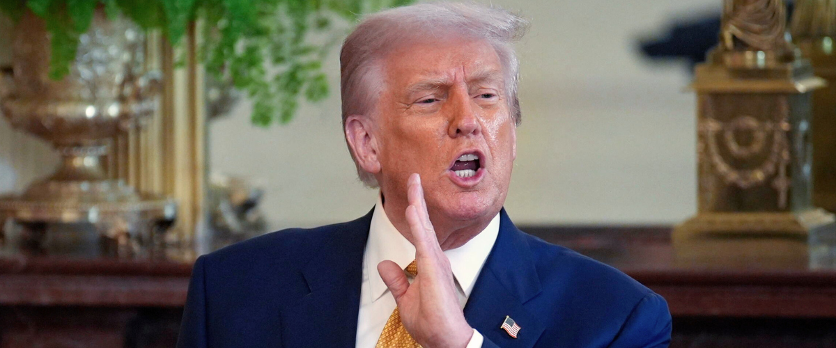 Trump firma un maxi accordo col Giappone: giù i dazi, su gli investimenti. L’America incassa 550 miliardi, l’Ue attende il suo turno Trump firma un maxi accordo col Giappone: giù i dazi, su gli investimenti. L’America incassa 550 miliardi, l’Ue attende il suo turno