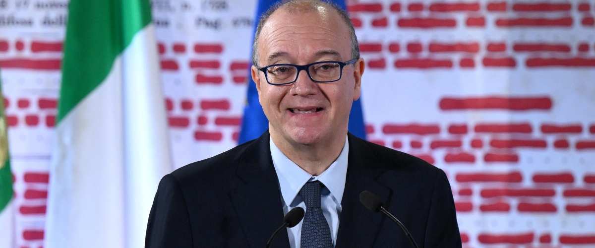 L’arrivo di Valditara a Pesaro scatena le isterie della sinistra: dall’Anpi alla Cgil patetica sceneggiata contro il ministro L’arrivo di Valditara a Pesaro scatena le isterie della sinistra: dall’Anpi alla Cgil patetica sceneggiata contro il ministro