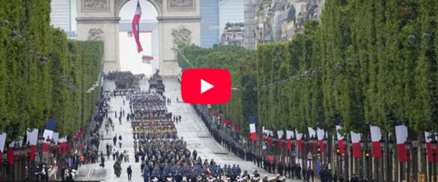 Macron celebra la Rivoluzione francese con uno show da super potenza militare ma pochi teppisti gli rovinano la festa Macron celebra la Rivoluzione francese con uno show da super potenza militare ma pochi teppisti gli rovinano la festa