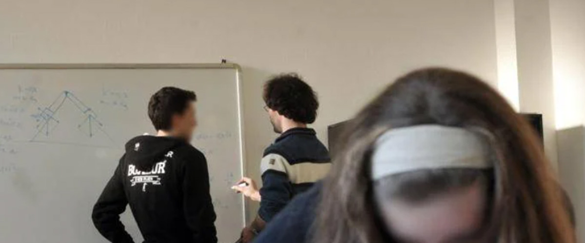 Chiamò “cretino” un alunno vivace, prof punito. E in Cassazione perde il terzo ricorso: “Sanzione giusta” Chiamò “cretino” un alunno vivace, prof punito. E in Cassazione perde il terzo ricorso: “Sanzione giusta”