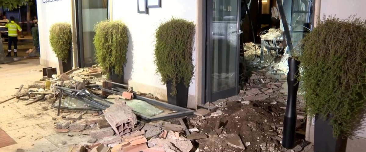 Tragedia a Terracina, crolla il tetto di un ristorante: muore la somelier 31enne, amatissima per la sua professionalità Tragedia a Terracina, crolla il tetto di un ristorante: muore la somelier 31enne, amatissima per la sua professionalità
