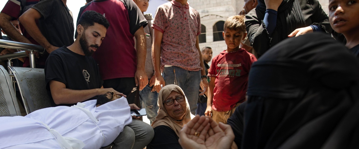 non c8217232 pace per gaza oltre 80 vittime nella strage della domenica l8217appello del papa fermatevi