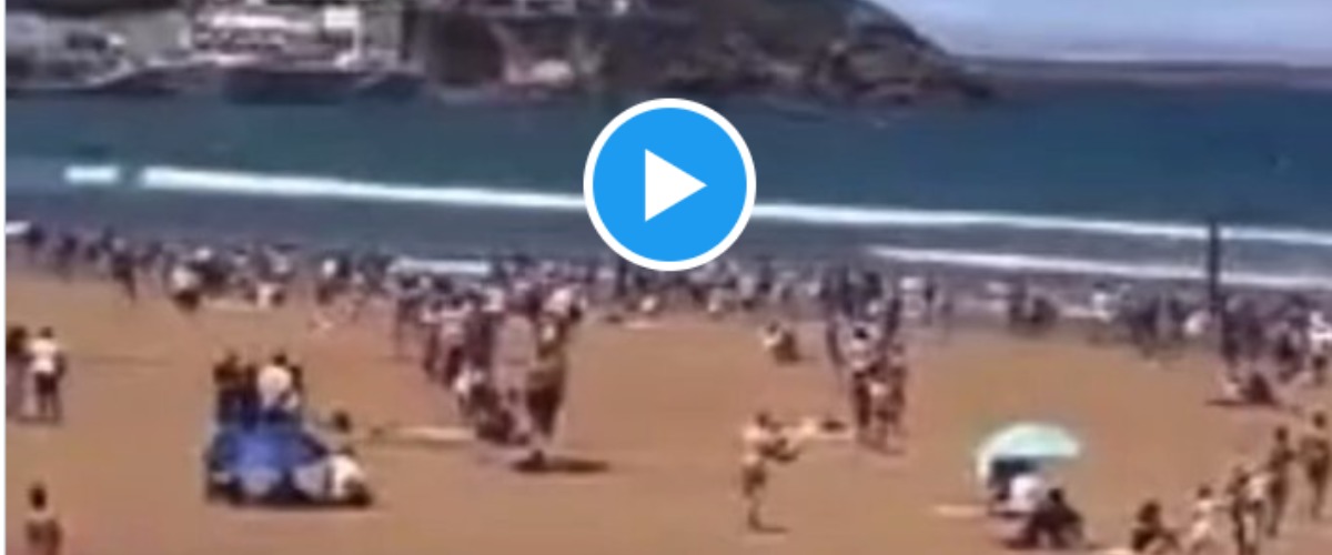 Attimi di terrore all’Airshow in Spagna: un jet plana sulla spiaggia