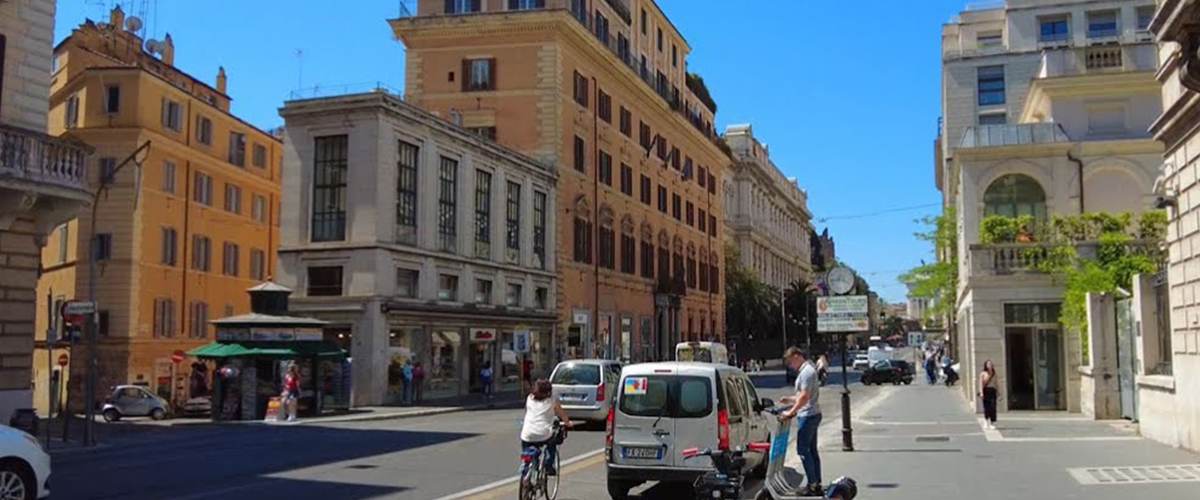 Marocchino chiede una sigaretta, il rifiuto scatena la sua furia: uomo accoltellato alla giugulare a due passi dal Quirinale