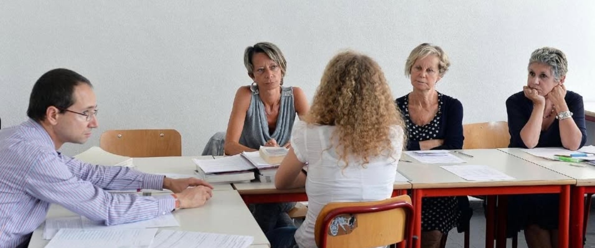 Chi ha paura della Maturità? Un’altra studentessa resta muta per protesta contro i voti. Valditara: “Saranno bocciati” Chi ha paura della Maturità? Un’altra studentessa resta muta per protesta contro i voti. Valditara: “Saranno bocciati”