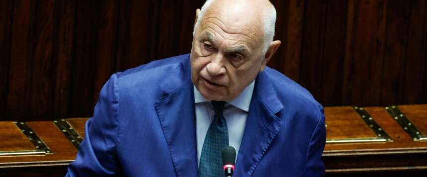 Nordio spiazza le sinistre e cita Churchill: “Dimettermi?  È solo un vostro desiderio. Su Almasri ho già detto tutta la verità”