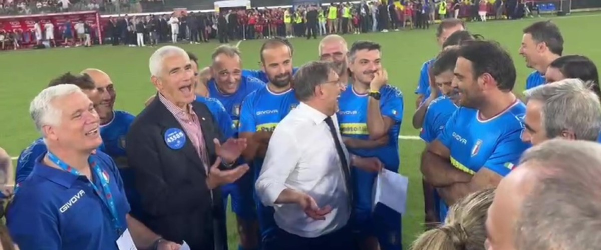 Torna la Partita del cuore: La Russa confermato allenatore della nazionale politici. In campo contro la nazionale cantanti Torna la Partita del cuore: La Russa confermato allenatore della nazionale politici. In campo contro la nazionale cantanti
