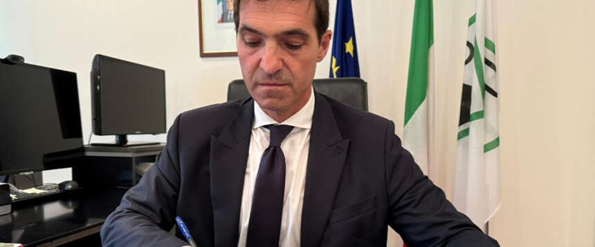 Marche, si vota il 28 e 29 settembre. Il presidente Acquaroli firma il decreto, crisi di nervi di Ricci… Marche, si vota il 28 e 29 settembre. Il presidente Acquaroli firma il decreto, crisi di nervi di Ricci…