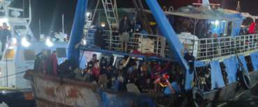Mannaia sul traffico di migranti, arrestati 25 stranieri: organizzavano gli sbarchi clandestini sulla rotta turca