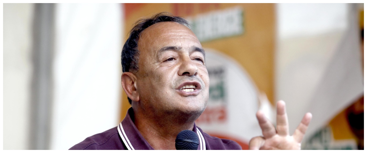 Altro che “Modello Riace”: Mimmo Lucano dichiarato decaduto da sindaco dopo la condanna a 18 mesi Altro che “Modello Riace”: Mimmo Lucano dichiarato decaduto da sindaco dopo la condanna a 18 mesi