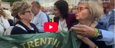 Trentini, Schlein al sit in per l’italiano arrestato in Venezuela. FdI: a quando una parola contro il regime di Maduro? (video)