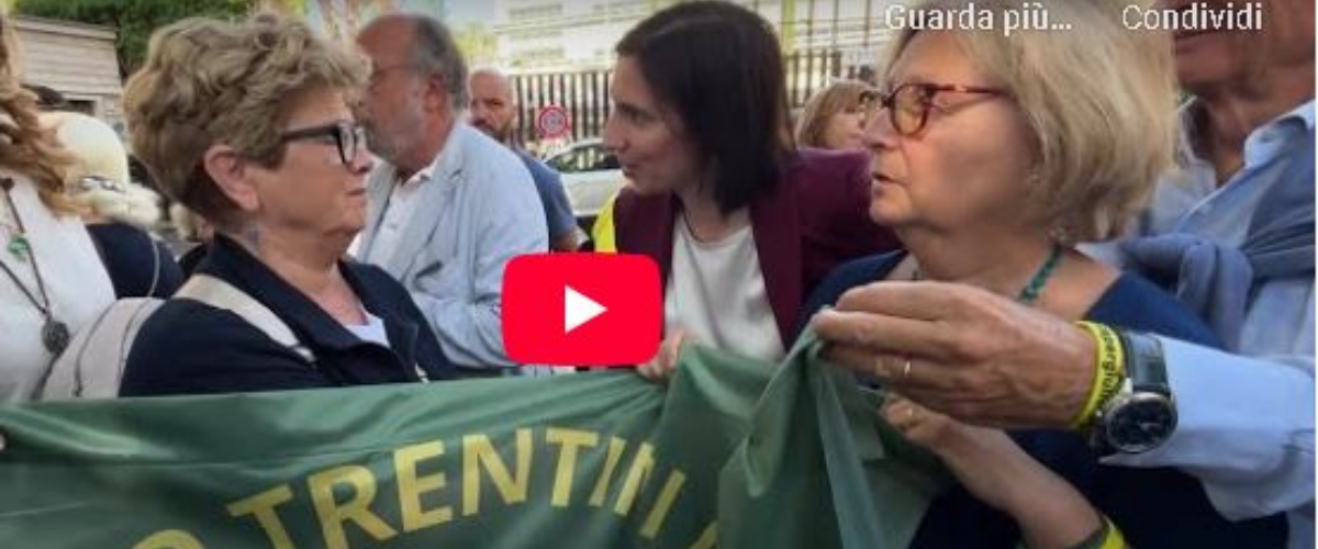 Trentini, Schlein al sit in per l’italiano arrestato in Venezuela. FdI: a quando una parola contro il regime di Maduro? (video) Trentini, Schlein al sit in per l’italiano arrestato in Venezuela. FdI: a quando una parola contro il regime di Maduro? (video)