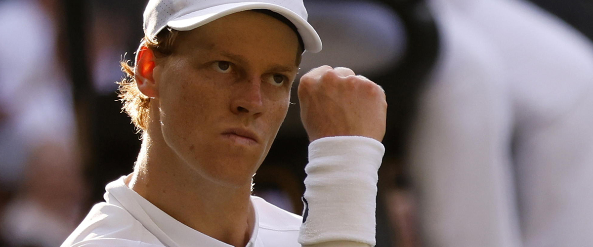Sì, sì, Sinner! Stracciato lo spagnolo Alcaraz, l’Italia festeggia il leggendario trionfo del tennista azzurro a Wimbledon Sì, sì, Sinner! Stracciato lo spagnolo Alcaraz, l’Italia festeggia il leggendario trionfo del tennista azzurro a Wimbledon