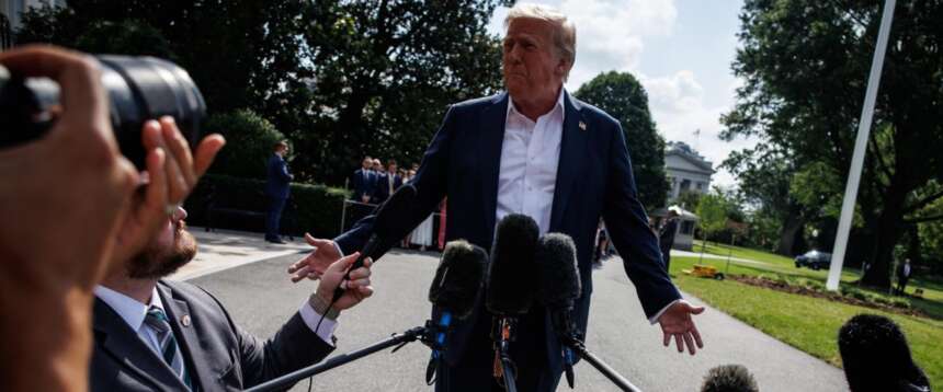 Trump invia la lettera all’Ue: “Dal 1 agosto dazi al 30%” Trump invia la lettera all’Ue: “Dal 1 agosto dazi al 30%”