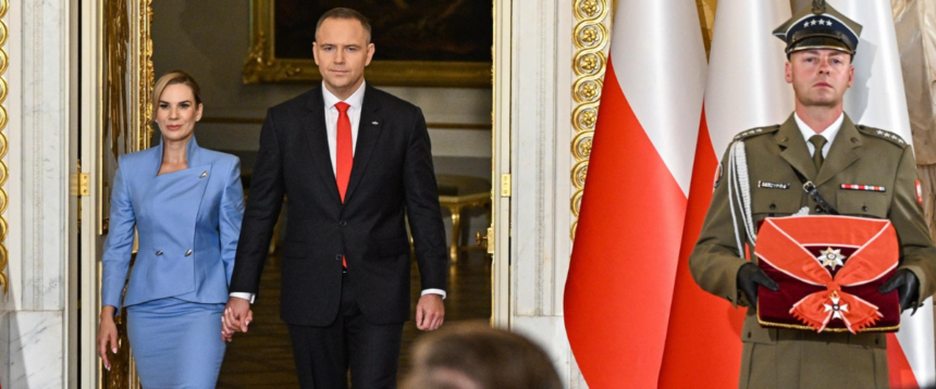 Nawrocki insediamento presidente Polonia