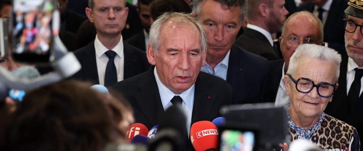 Bayrou, sull’orlo di una crisi (non solo) di nervi, contro l’Italia. Palazzo Chigi: infondate le accuse di dumping fiscale (video)