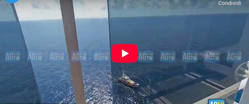 Nave da crociera in avaria al largo di Ponza con 8.585 persone a bordo. La testimonianza del passeggero (video) Nave da crociera in avaria al largo di Ponza con 8.585 persone a bordo. La testimonianza del passeggero (video)