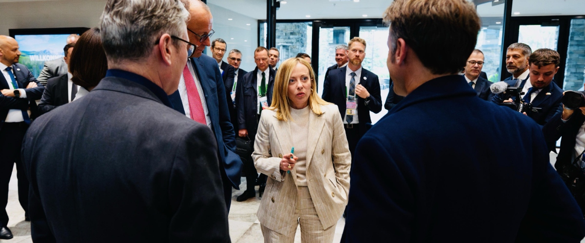 Zelensky e i leader Ue troveranno sul tavolo della Casa Bianca il “piano Meloni” per la pace. FdI: successo diplomatico Zelensky e i leader Ue troveranno sul tavolo della Casa Bianca il “piano Meloni” per la pace. FdI: successo diplomatico