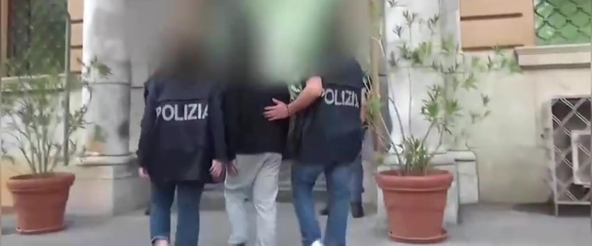 como il tentativo di fermo sfiora la tragedia marocchino irregolare in fuga trascina con l8217auto un agente e lo sbalza sul guardrail
