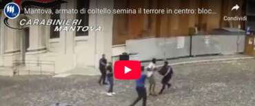 Mantova, 33enne tunisino armato di coltello inneggia all’Islam e semina il panico: fermato grazie al taser (video)