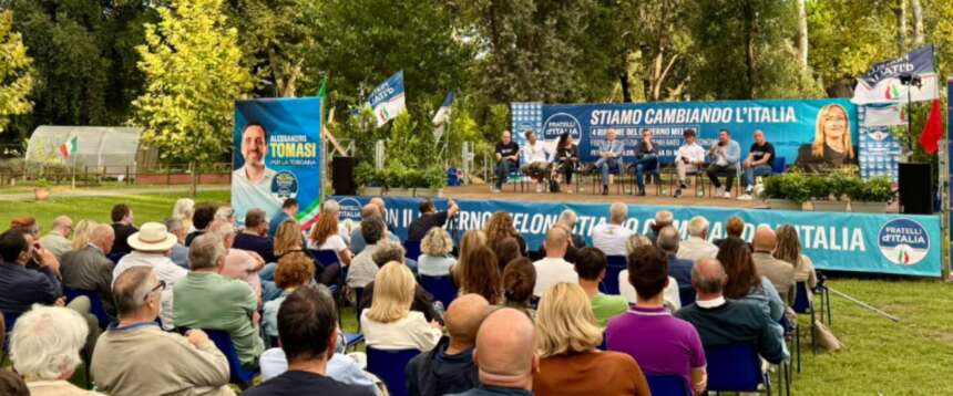 Tomasi alla festa del Tricolore: in Toscana possiamo vincere. E Foti boccia la “coppia di fatto Conte-Schlein” Tomasi alla festa del Tricolore: in Toscana possiamo vincere. E Foti boccia la “coppia di fatto Conte-Schlein”
