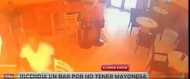 Manca la maionese nel panino, uno spagnolo dà di matto e dà fuoco al bar: la follia (video)