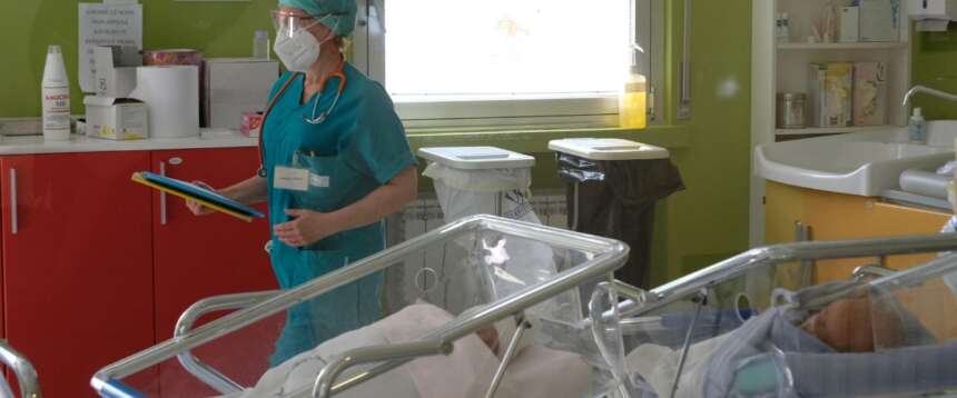 Neonati morti a Bolzano, arriva lo stop a un detergente per piatti: “Potrebbe essere contaminato”