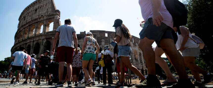 Ferragosto, ingressi record nei musei: i numeri su cultura e turismo che sbugiardano la sinistra Ferragosto, ingressi record nei musei: i numeri su cultura e turismo che sbugiardano la sinistra