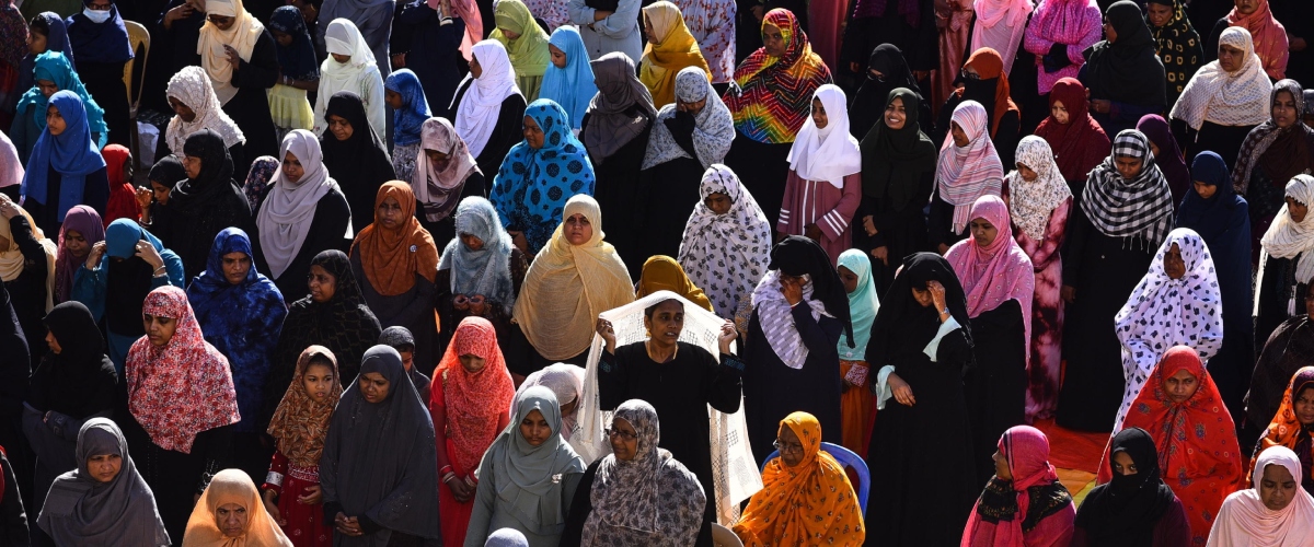 stop alle feste islamiche nelle scuole e in edifici pubblici cambio di passo in un comune spagnolo asse ppe vox