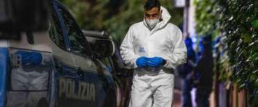 Prato, perquisizione in un locale cinese: trovata droga e sei irregolari. Denunciato il titolare