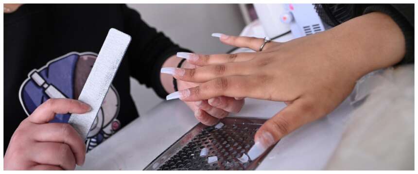 Occhio alle unghie: gel e smalti semipermanenti vietati dal primo settembre, ecco quali. Manicure nel mirino Ue Occhio alle unghie: gel e smalti semipermanenti vietati dal primo settembre, ecco quali. Manicure nel mirino Ue