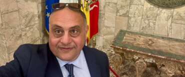 Il sindaco di Valverde, Domenico Caggegi