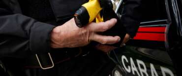 Infarto per la droga, non per il taser: l’autopsia sul 57enne di Olbia scagiona i carabinieri