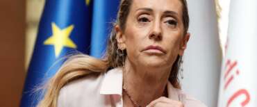 Arianna Meloni tra pubblico e privato: “Giorgia era studiosa, io ribelle. Resto una militante che lavora dietro le quinte”